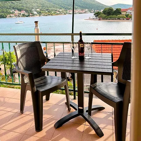 Apartmani Mediteran Copic Grebastica Exterior photo